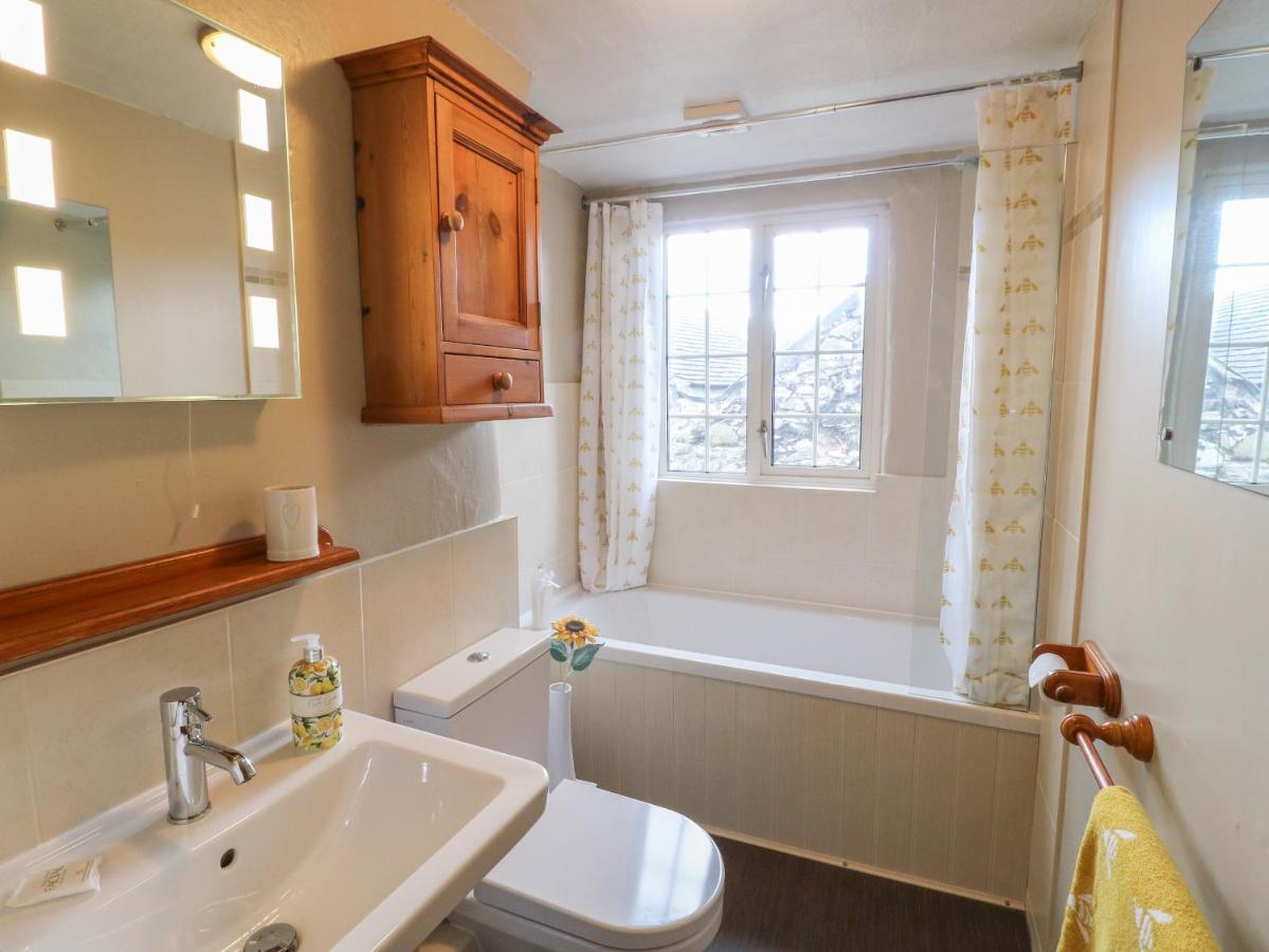 Beehive Villa Матлок Екстериор снимка